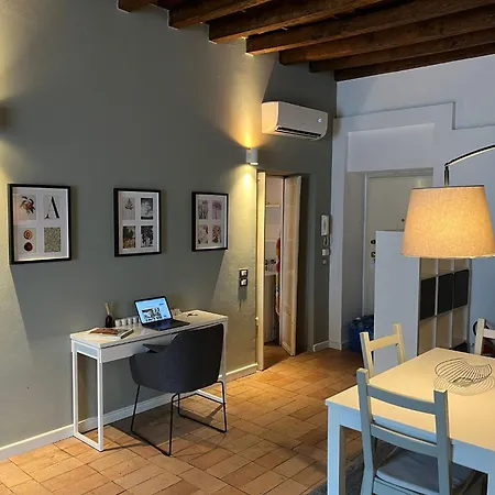 Navigli Darsena - Luxury Apartment With Balcony-2